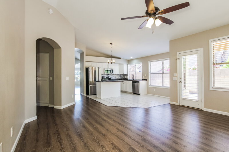 2,430/Mo, 19958 N 65th Dr Glendale, AZ 85308 Living Room View 3
