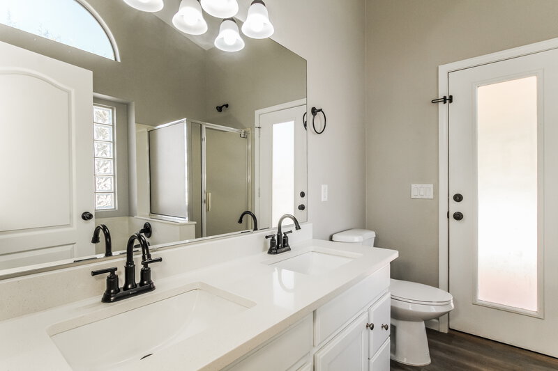 2,430/Mo, 19958 N 65th Dr Glendale, AZ 85308 Main Bathroom View