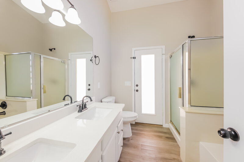 2,460/Mo, 19958 N 65th Dr Glendale, AZ 85308 Main Bathroom View