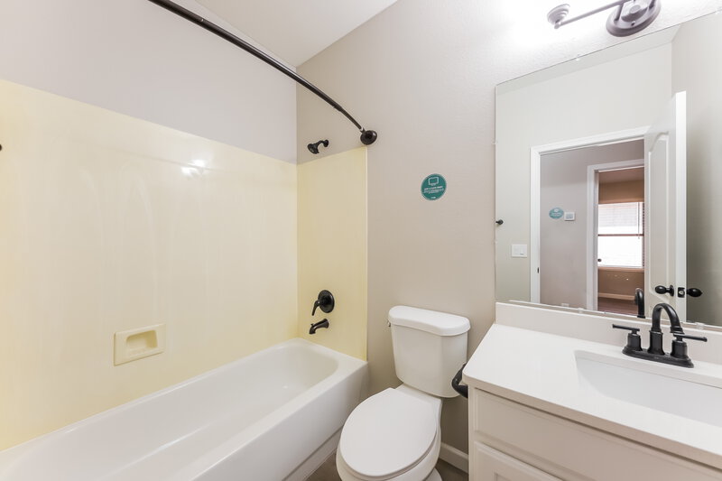 2,460/Mo, 19958 N 65th Dr Glendale, AZ 85308 Bathroom View