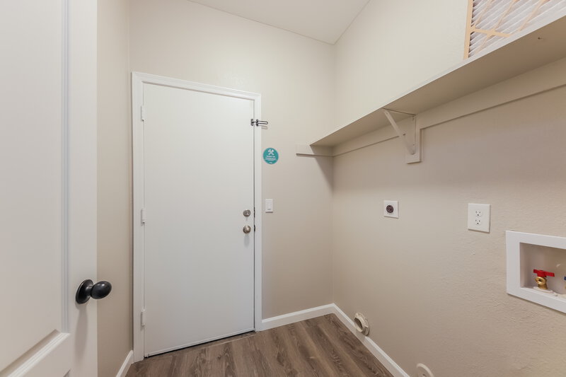 2,460/Mo, 19958 N 65th Dr Glendale, AZ 85308 Laundry Room View