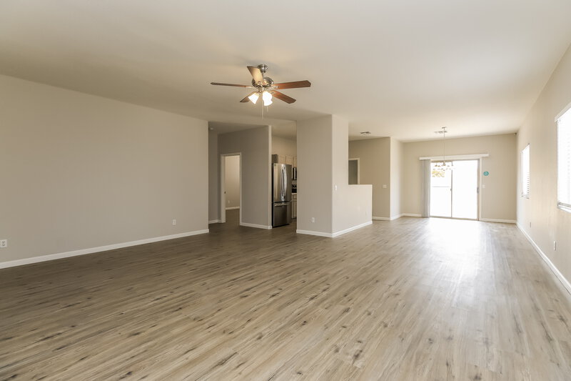 1,895/Mo, 920 E Cowboy Cove Trl San Tan Valley, AZ 85143 Living Room View 2