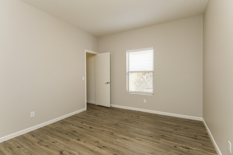 1,895/Mo, 920 E Cowboy Cove Trl San Tan Valley, AZ 85143 Bedroom View