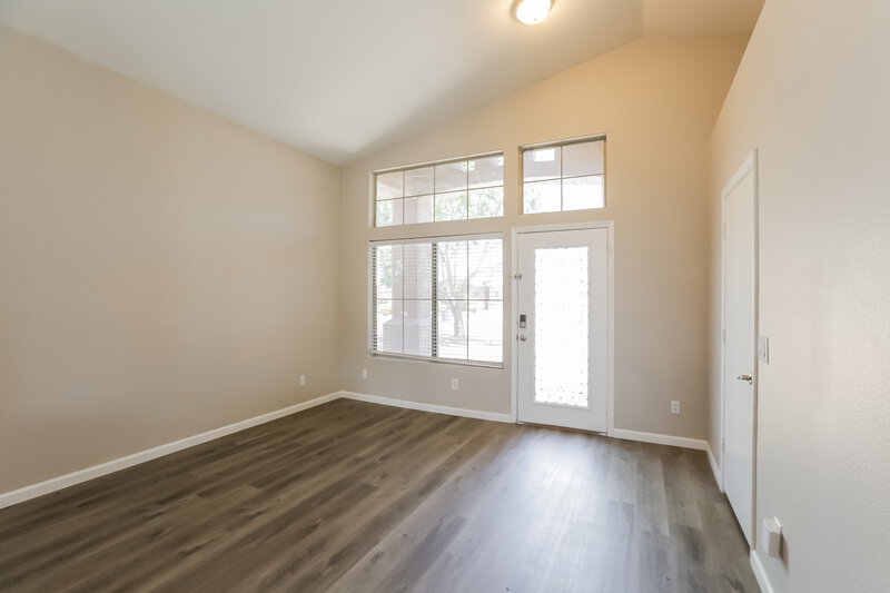 2,465/Mo, 2411 E Augusta Ave Chandler, AZ 85249 Living Room View