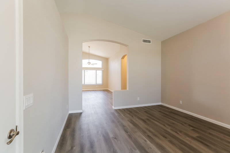 2,465/Mo, 2411 E Augusta Ave Chandler, AZ 85249 Living Room View 2