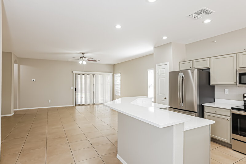 2,080/Mo, 12857 W Apodaca Dr Litchfield Park, AZ 85340 Kitchen View