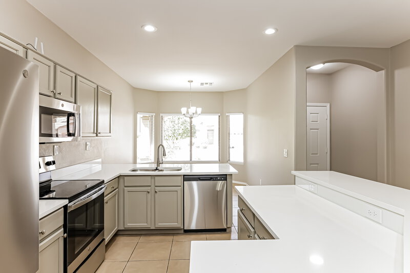 2,080/Mo, 12857 W Apodaca Dr Litchfield Park, AZ 85340 Kitchen View 2