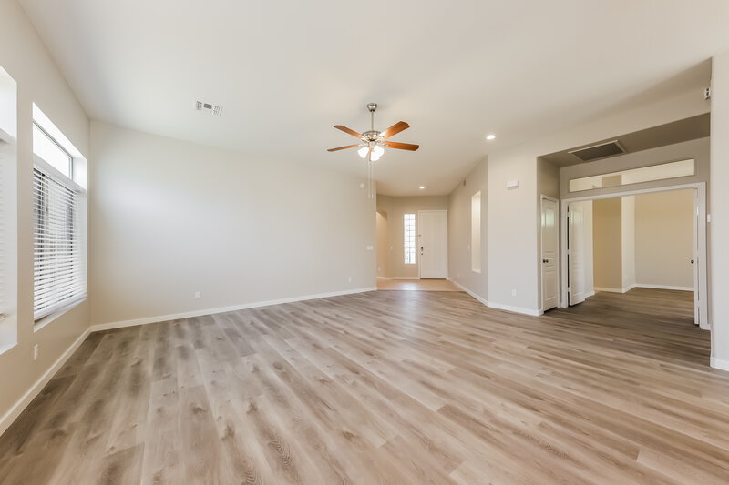 2,790/Mo, 6836 S 38th Pl Phoenix, AZ 85042 Living Room View 2