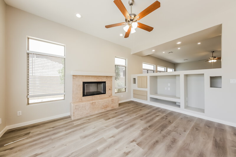 2,790/Mo, 6836 S 38th Pl Phoenix, AZ 85042 Family Room View