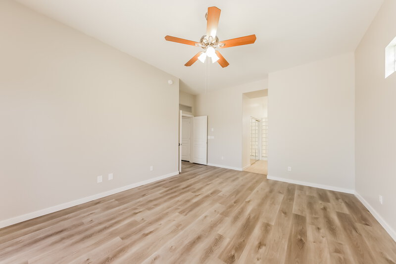 2,790/Mo, 6836 S 38th Pl Phoenix, AZ 85042 Main Bedroom View 2