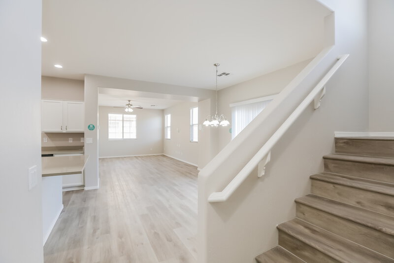 2,070/Mo, 7057 S 7th Ln Phoenix, AZ 85041 Misc View 4