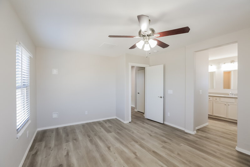 2,070/Mo, 7057 S 7th Ln Phoenix, AZ 85041 Misc View 10