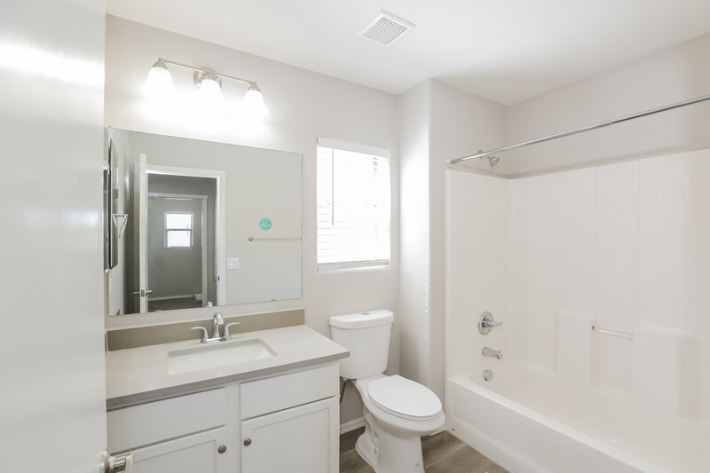 2,070/Mo, 7057 S 7th Ln Phoenix, AZ 85041 Misc View 15