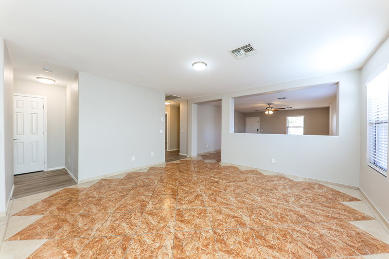 1,800/Mo, 11807 W Ester Dr El Mirage, AZ 85335 Living Room View 4