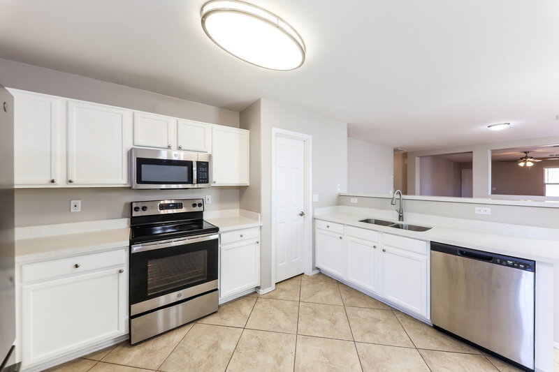 1,800/Mo, 11807 W Ester Dr El Mirage, AZ 85335 Kitchen View