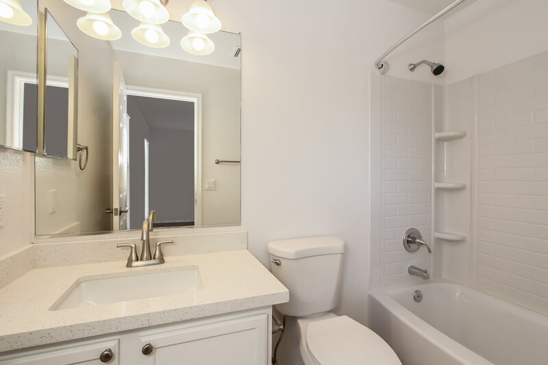 2,090/Mo, 11807 W Ester Dr El Mirage, AZ 85335 Main Bathroom View