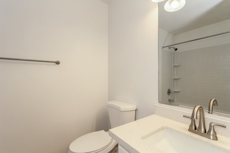 2,090/Mo, 11807 W Ester Dr El Mirage, AZ 85335 Bathroom View