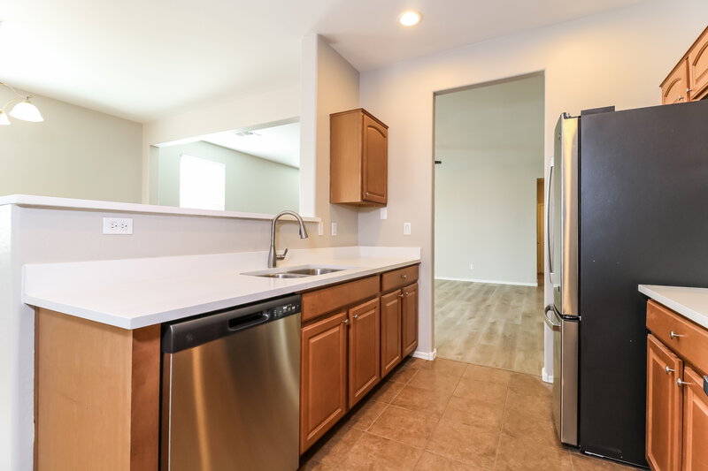 1,940/Mo, 7316 W Glass Ln Laveen, AZ 85339 Kitchen View