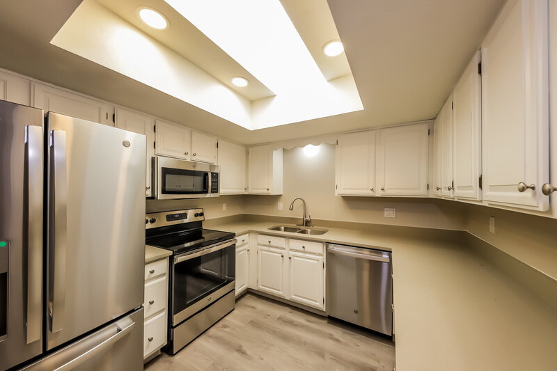 1,940/Mo, 2848 E Brown Rd Unit 15 Mesa, AZ 85213 Kitchen View