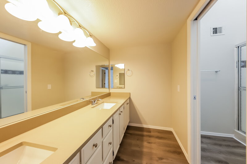 1,940/Mo, 2848 E Brown Rd Unit 15 Mesa, AZ 85213 Main Bathroom View