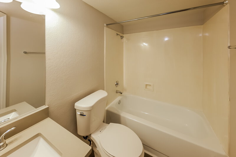 1,940/Mo, 2848 E Brown Rd Unit 15 Mesa, AZ 85213 Bathroom View