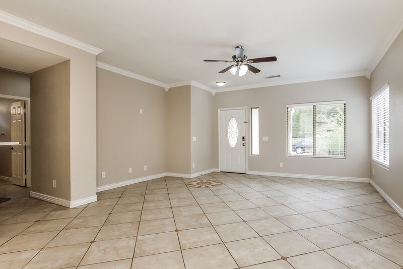 1,865/Mo, 1026 S 6th Ave Avondale, AZ 85323 Living Room View 3