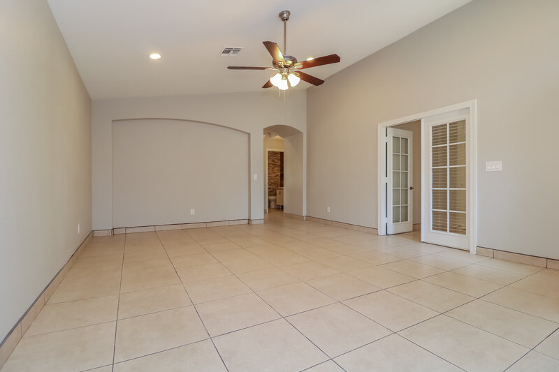 2,390/Mo, 1616 S 82nd Dr Phoenix, AZ 85043 Living Room View 2