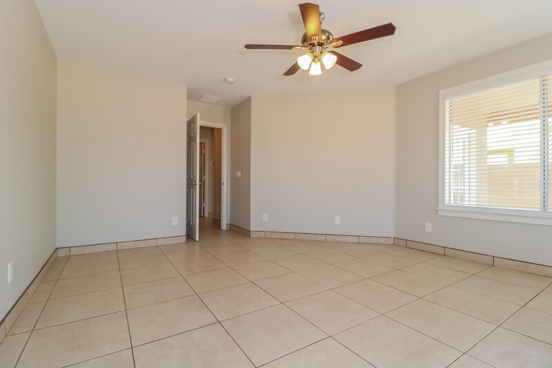 2,390/Mo, 1616 S 82nd Dr Phoenix, AZ 85043 Main Bedroom View