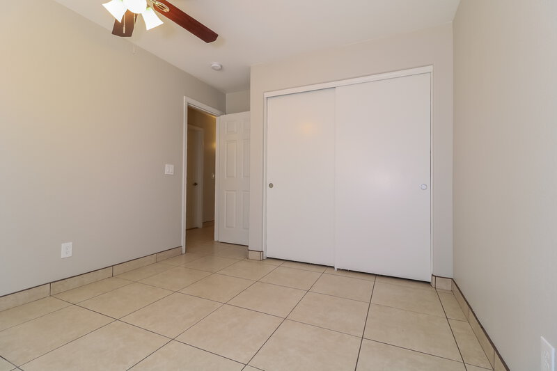 2,390/Mo, 1616 S 82nd Dr Phoenix, AZ 85043 Bedroom View 2