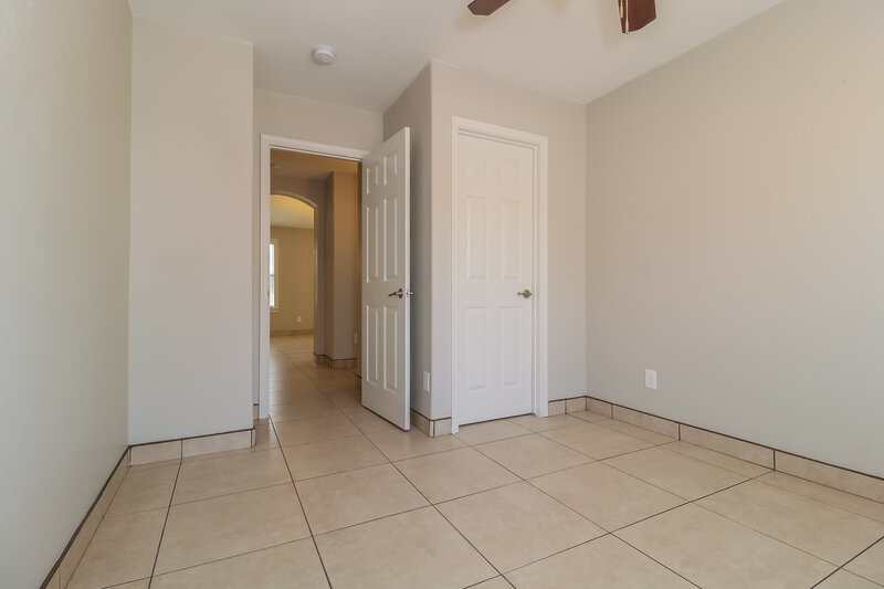 2,390/Mo, 1616 S 82nd Dr Phoenix, AZ 85043 Bedroom View 3