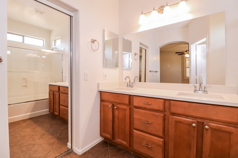 2,255/Mo, 17050 W Stevenage St Surprise, AZ 85374 Main Bathroom View