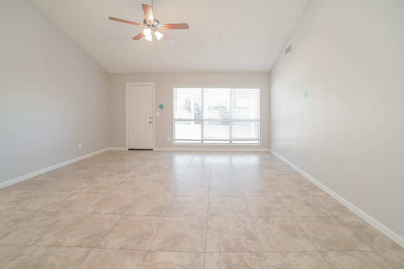 1,995/Mo, 10119 W Windsor Blvd Glendale, AZ 85307 Living Room View