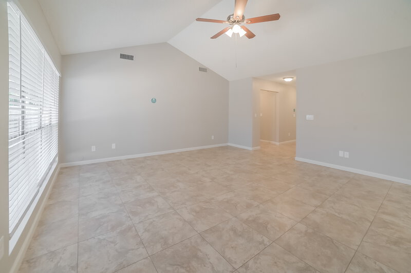 1,995/Mo, 10119 W Windsor Blvd Glendale, AZ 85307 Living Room View 2