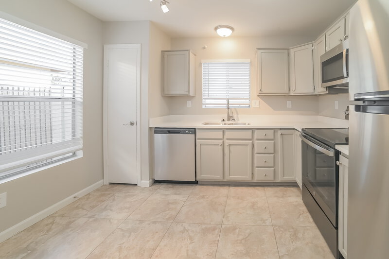 1,995/Mo, 10119 W Windsor Blvd Glendale, AZ 85307 Kitchen View