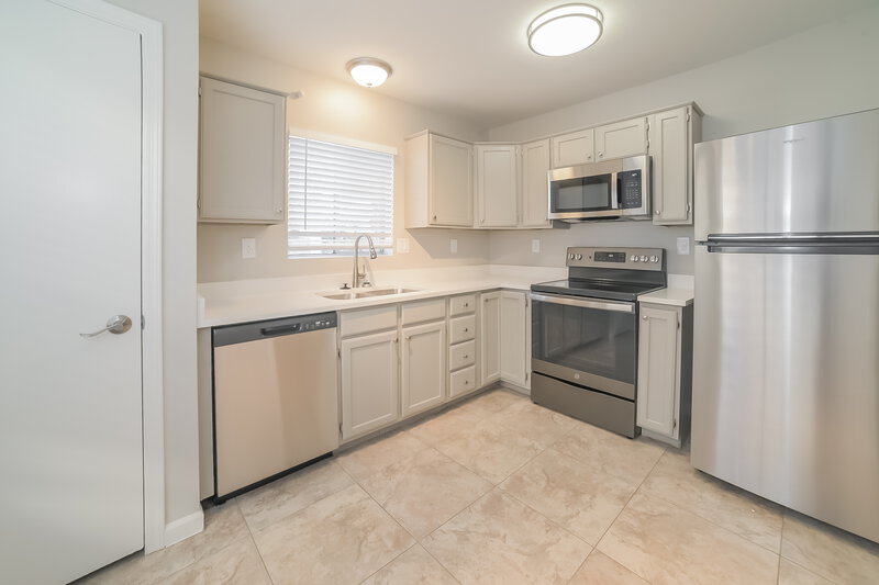 1,995/Mo, 10119 W Windsor Blvd Glendale, AZ 85307 Kitchen View 2