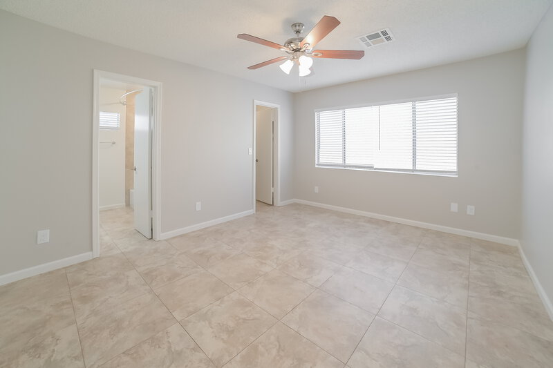 1,995/Mo, 10119 W Windsor Blvd Glendale, AZ 85307 Main Bedroom View