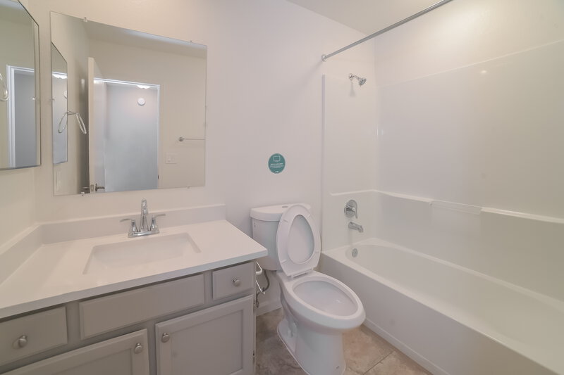 1,995/Mo, 10119 W Windsor Blvd Glendale, AZ 85307 Bathroom View