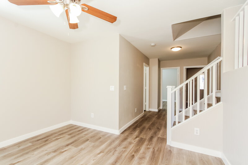 2,140/Mo, 6628 W Monroe St Phoenix, AZ 85043 Living Room View 2