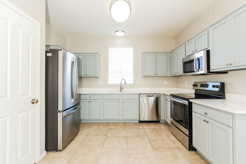 2,150/Mo, 6628 W Monroe St Phoenix, AZ 85043 Misc View 4