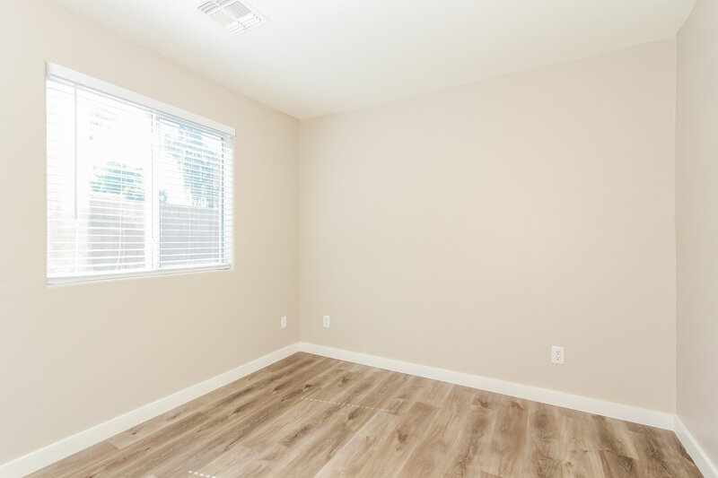 2,140/Mo, 6628 W Monroe St Phoenix, AZ 85043 Bedroom View