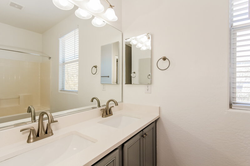 2,150/Mo, 6628 W Monroe St Phoenix, AZ 85043 Misc View 10