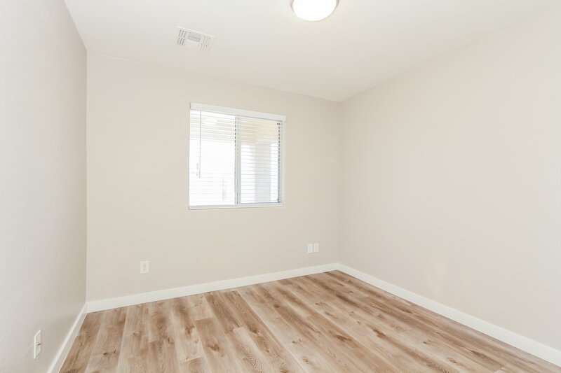 2,140/Mo, 6628 W Monroe St Phoenix, AZ 85043 Bedroom View 3