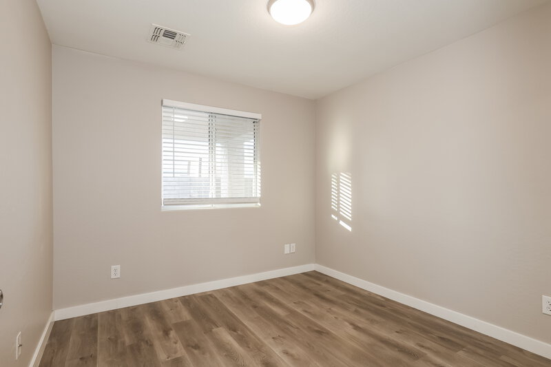 1,955/Mo, 6628 W Monroe St Phoenix, AZ 85043 Bedroom View 3