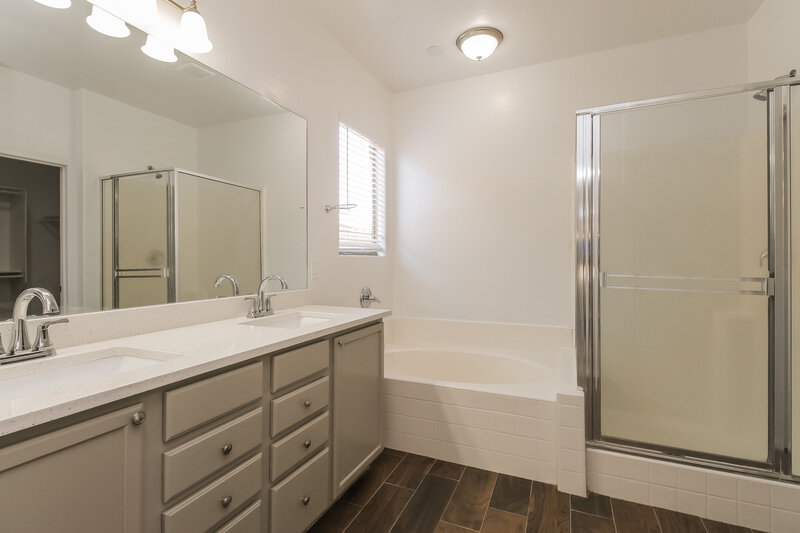 2,455/Mo, 22921 S 214th St Queen Creek, AZ 85142 Main Bathroom View