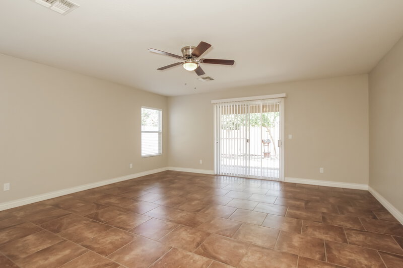 0/Mo, 11644 W Hackbarth Dr Youngtown, AZ 85363 Living Room View