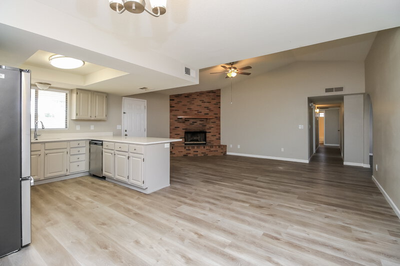 2,485/Mo, 937 N Shannon Mesa, AZ 85205 Living Room View 2