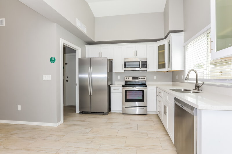 2,230/Mo, 4401 E Scott Ave Gilbert, AZ 85234 Kitchen View 2