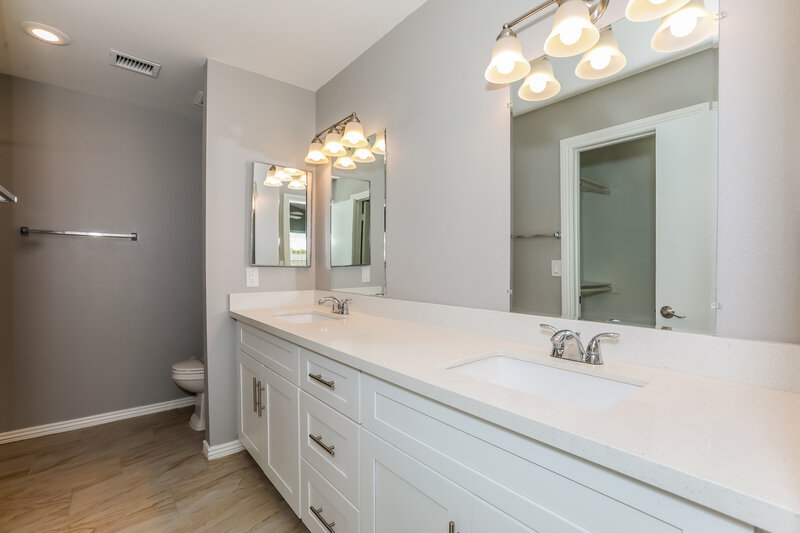 2,230/Mo, 4401 E Scott Ave Gilbert, AZ 85234 Main Bathroom View