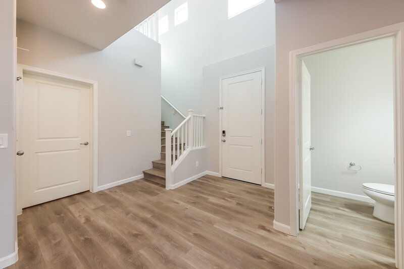 2,135/Mo, 1807 W Minton St Phoenix, AZ 85041 Foyer View