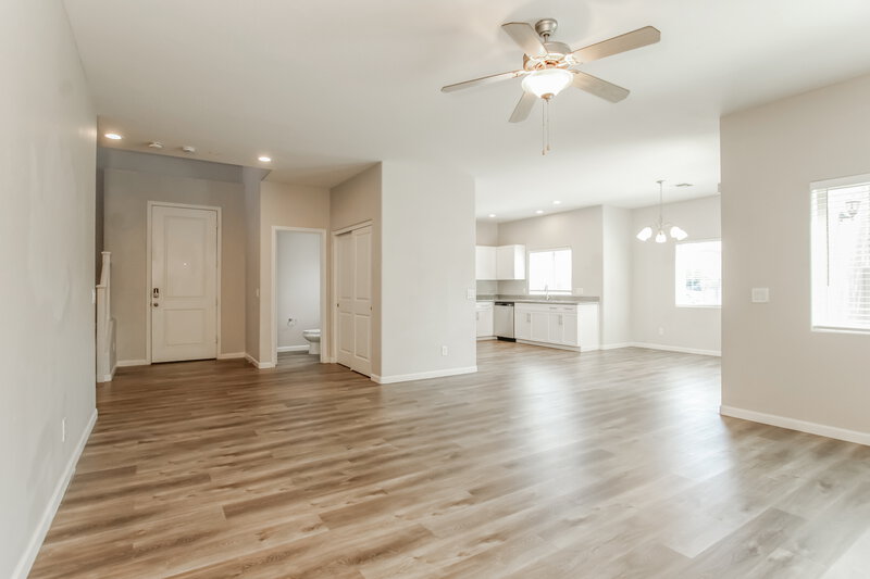 1,940/Mo, 1807 W Minton St Phoenix, AZ 85041 Living Room View 2